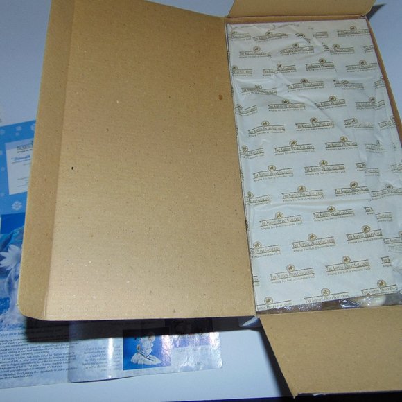 Beneath the Mistletoe - Snow Babies Doll - Ashton Drake *NIB - Picture 3 of 8